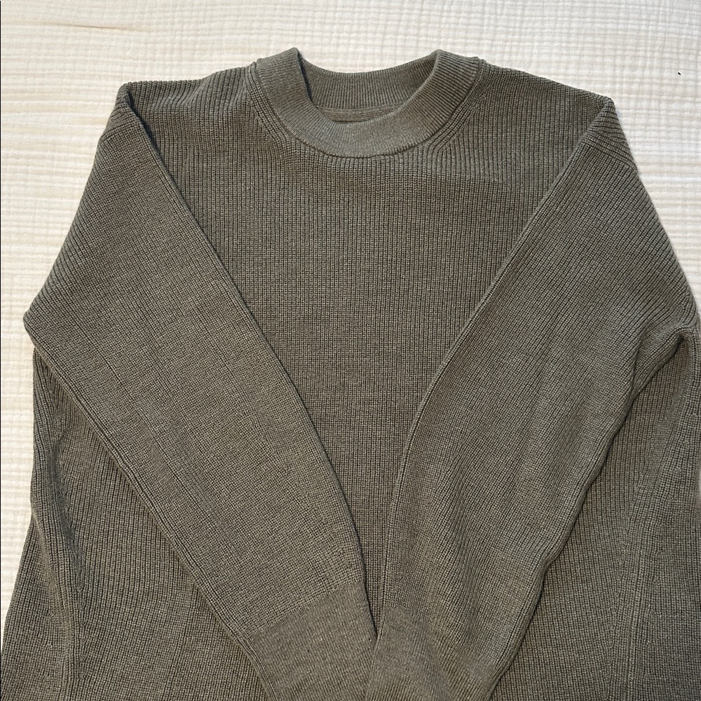 Lululemon long sleeved sweater